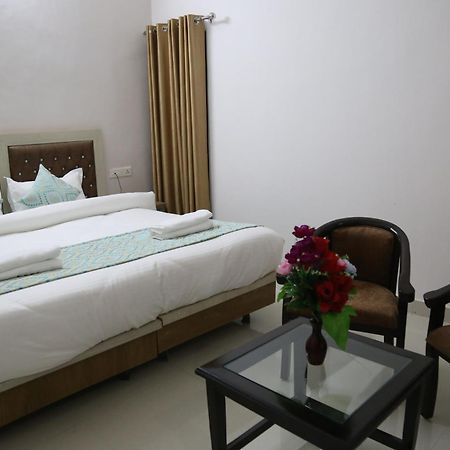 רישיקש Hotel Yog Tapovan- Rafting Available מראה חיצוני תמונה
