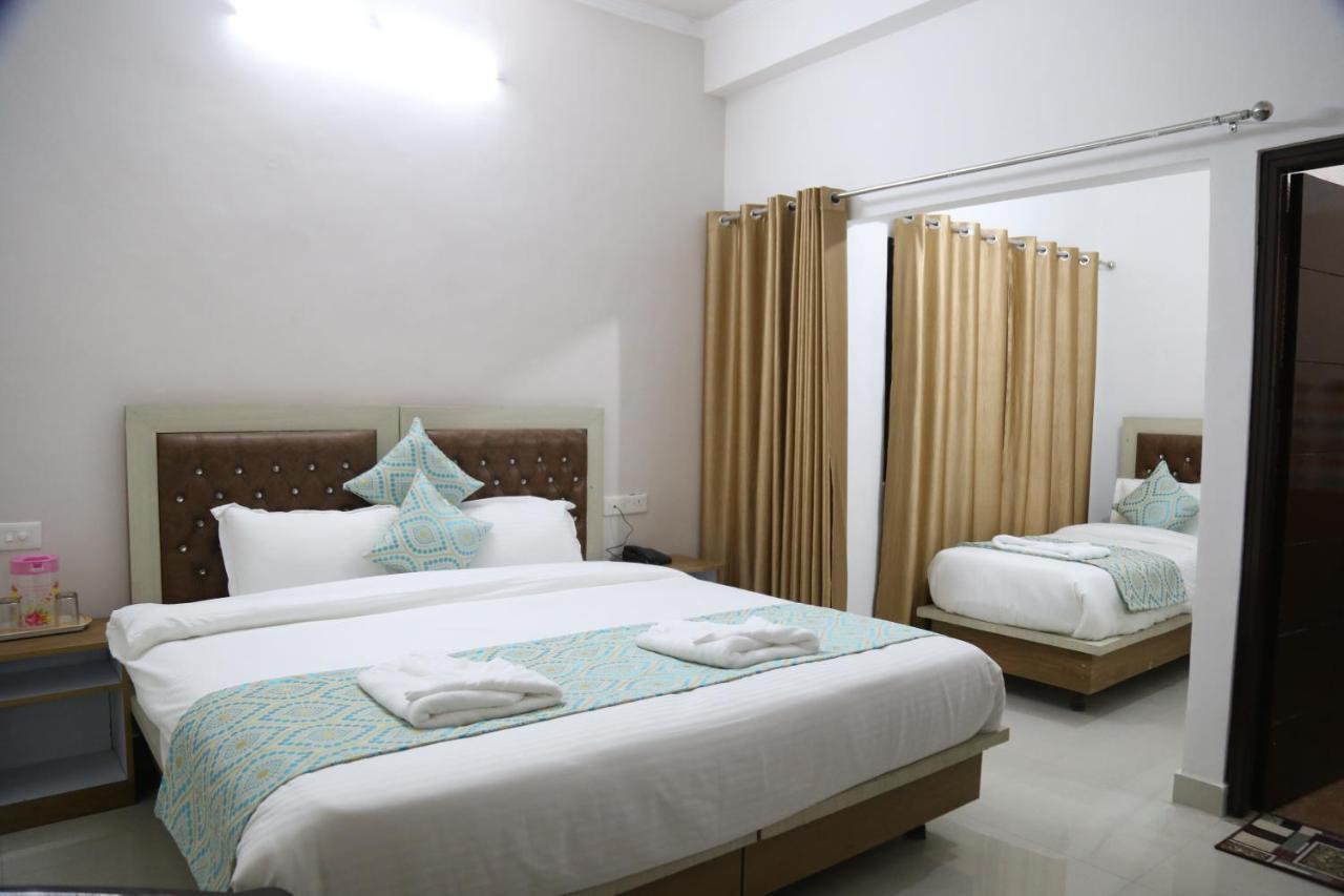 רישיקש Hotel Yog Tapovan- Rafting Available מראה חיצוני תמונה