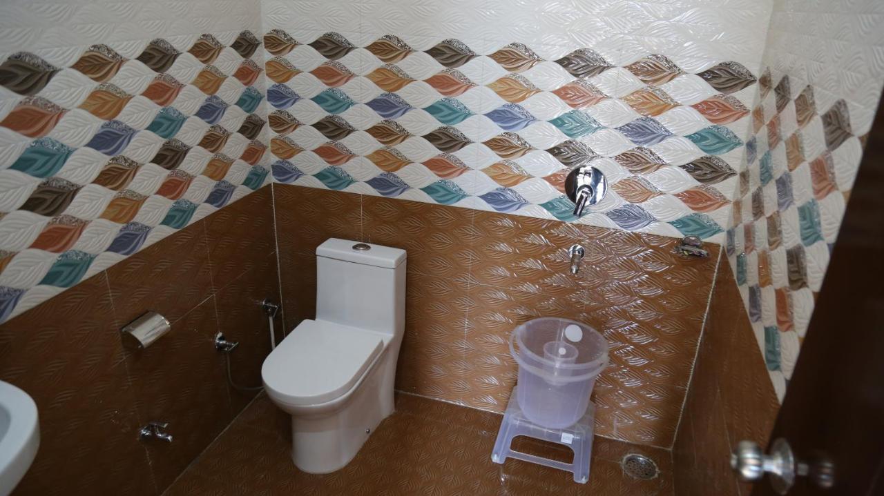 רישיקש Hotel Yog Tapovan- Rafting Available מראה חיצוני תמונה