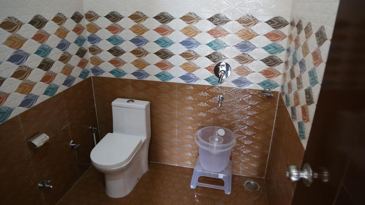 רישיקש Hotel Yog Tapovan- Rafting Available מראה חיצוני תמונה